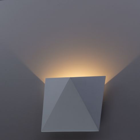 Настенный светодиодный светильник Arte Lamp Busta A1609AP-1WH фото
