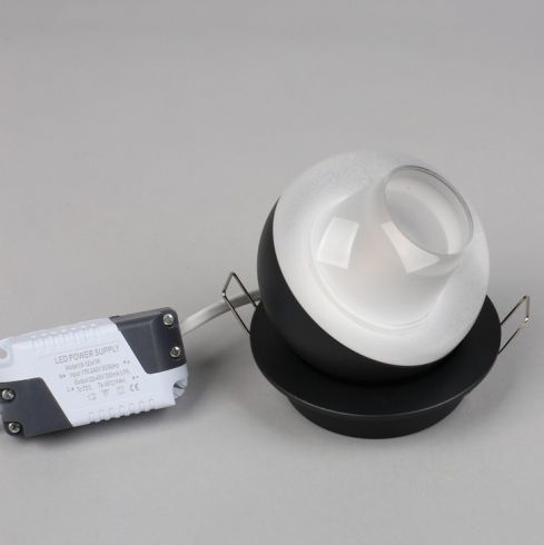 Встраиваемый поворотный светодиодный светильник Omnilux Mantova OML-103019-08 фото
